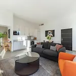 Amazing & Modern 2-Bedrooms