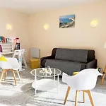 Appartement En Bord De Mer 2 Pieces - 5 Couchages - Le Lavandou - Fr-1-251-430