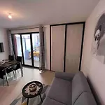 Le Cosy Corner : Apt 2 Pers De Standing + Terrasse