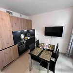 Le Cosy Corner : Apt 2 Pers De Standing + Terrasse