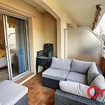 Appartement De Standing Trois Chambres, Centre Ville