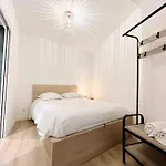 Le James Close: Apt 4 Prs Standing - Vieille Ville