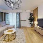 Cosy, 1 Bedroom Near Port