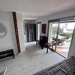Appartement T2 Proche Mer Avec Piscine Et Parking - Fr-1-768-23