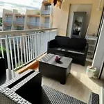 Cosy Family Nest With Balcony And Shared Pool