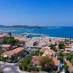 2 Min De La Plage, Parking, Terrasse & Wifi!