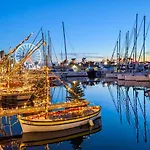 Studio Cabine A Port Frejus, Plage Et Commerces A Pied, Connexion Internet, Menage Inclus - Fr-1-226A-168