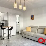 Appartement Climatise Avec Terrasse, Centre-Ville De Menton, A Deux Pas Des Plages - Fr-1-647-24