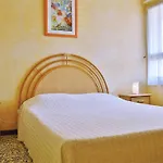 Appartement Avec Piscine, Tennis Et Parking Au Lavandou - 2 Pieces, 4 Couchages - Fr-1-251-24