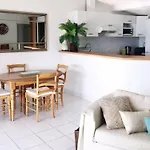 Superbe Villa Avec Immense Terrasse Et Vue Sur Mer, A 200M Des Plages - 2 Chambres Climatisees - Fr-1-100-172
