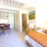 Studio Cosy A Forcalquier De 30 M² Avec Piscine Partagee