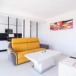 1-Br Apartment Sea View Terrace & Parking