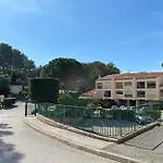 Sanary Bandol Piscine Plage Calme
