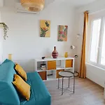 Deux Pieces Renove Climatise Coeur Du Vieil Antibes