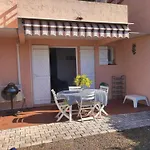 Joli Appartement Avec Jardin Dans Residence Avec Piscines