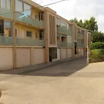 T3 Climatise, Traversant, 54M², 2 Chambres, Loggia Sud-Ouest, Parking, Coeur De La Faviere. - Fr-1-610-78