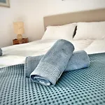 Villa Familiale A Sanary, Climatisee, Plage A Pieds