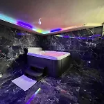 Golden Blue - Jacuzzi