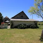 Gite Au Calme Avec Terrasse, Jardin, Cheminee, Proche De Salers Et Piste De Ski - Fr-1-742-41