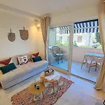 Henri Camille Real Estate -Copacabana - Adorable Studio Au Palm Beach
