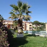 Joli 2 Pieces Cabine Climatise Dans Une Residence Avec Piscine