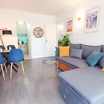 Palais Carnot Central Apartment With Balcony And A C