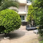 Only 60M To The Beach, 2 Bedroom Cozy Apartment, 80M2 Big Garden, Very Central
