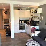 Only 60M To The Beach, 2 Bedroom Cozy Apartment, 80M2 Big Garden, Very Central