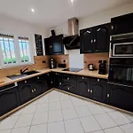 Belle Villa A 10 Min A Pied Du Centre De Monteux