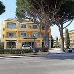 Appartement Centre Ste Maxime, 100 M De La Plage