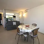 Edencau Appartement Pour 4 Personnes Climatise Proche De La Mer Avec Piscine Commune Au Pradet