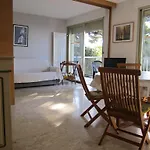 Carcur Appartement Pour 4 Personnes Avec Vue Mer A Carqueiranne