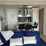 Magnifique Vue Mer Dans Une Residence Avec Piscine