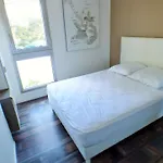 Appartement Refait A Neuf, Residence Avec Piscine A Saint Mandrier Village