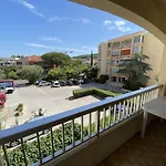 Plage Et Commerces A 300 M Tout A Pied, Ideal Vacances