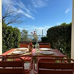 Studio Cabine Avec Vue Mer, Piscine Et Parking A Cannes La Bocca - Fr-1-609-93