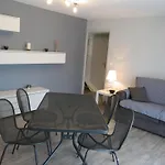 Appartement 2 Pieces Climatise Avec Garage, Piscine, Proche Commerces Et Plages - Sainte-Maxime - Fr-1-780-66