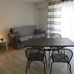 Appartement 2 Pieces Climatise Avec Garage, Piscine, Proche Commerces Et Plages - Sainte-Maxime - Fr-1-780-66