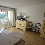 Appartement 2P Avec Balcon, Piscine Et Parking Proche Centre De Sainte-Maxime - Fr-1-780-40