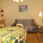 Charmant 2 Pieces Au Calme, Centre-Ville Sainte-Maxime, Clim, Proche Plage, Parking Prive. - Fr-1-780-50