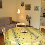 Charmant 2 Pieces Au Calme, Centre-Ville Sainte-Maxime, Clim, Proche Plage, Parking Prive. - Fr-1-780-50
