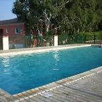 Sublime 2 Pieces Avec Clim, Terrasse, Piscine Et Parking Prive, Proche Plages Et Commerces A Sainte-Maxime - Fr-1-780-20