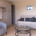 Appartement 2P Refait A Neuf Avec Clim Et Garage, Piscine, Proche Commerces Et Plage A Sainte-Maxime - Fr-1-780-21