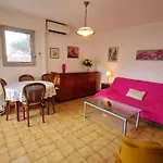 Appartement T2 Calme Avec Parking, Balcon, Proche Centre-Ville Et Plage A Sainte-Maxime - Fr-1-780-22