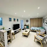 Joli Studio Dans Villa Nicoise Sur Les Collines