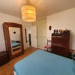 Appartement 2 Chambres Avec Grand Balcon A Deux Pas Du Port De Sanary Et De La Plage