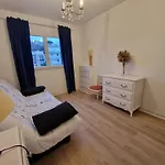 Appartement Traversant Avec Parking Gratuit Et Navette Gratuite Plage A 2 Mn A Pied