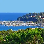 Studio Climatise Avec Coin Nuit Et Terrasse Plein Sud, 10 M², Parking Inclus - Fr-1-100-194