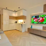 Gpf1 Monaco # Menton - 6 Persons - Hypercenter - Private Parking - Full Renovated - 2 Bedrooms - Clim - Fast Wifi - Sun And Beach