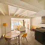 Mazet De La Treille, Climatise Avec Piscine Privee Pour 4 Pers Domaine Prive